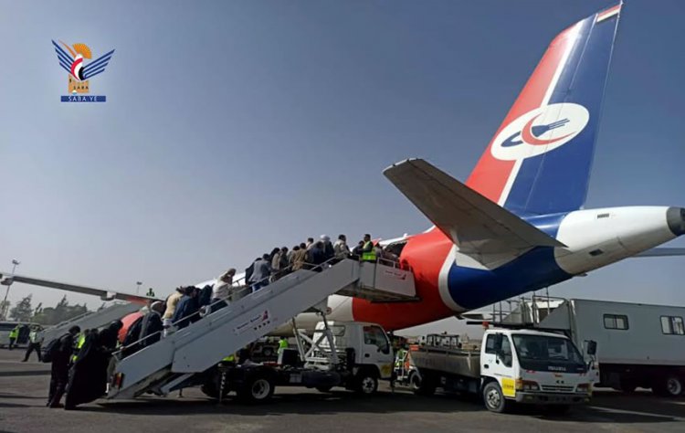 274 مسافراً يغادرون على متن الرحلة السادسة من صنعاء إلى عمّان