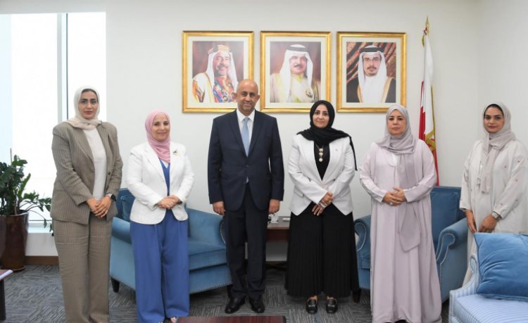 وزيرة الصحة تبحث مجالات التعاون مع المنسق المقيم لأنشطة الأمم المتحدة في البحرين