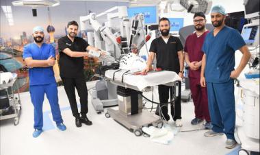 Kuwait Hospital Performs 100 Robot-Assisted Surgeries