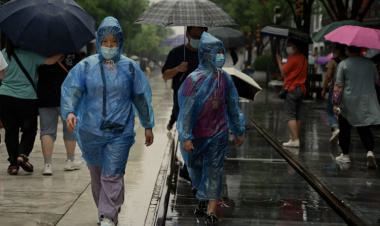 الصين تسجل 2804 إصابات جديدة بكورونا