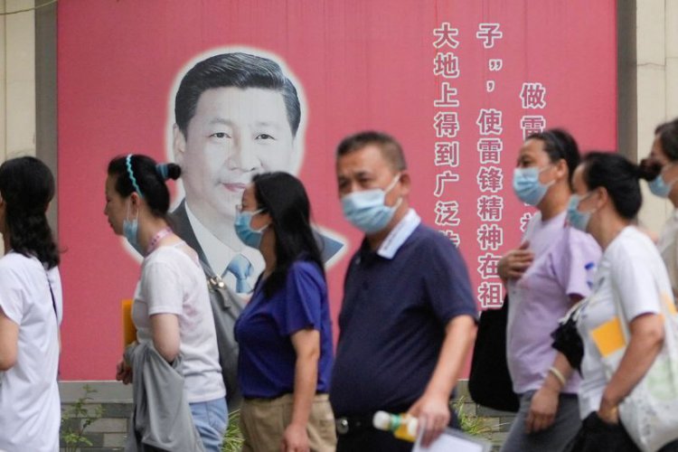 الصين تسجل 2057 إصابة جديدة بفيروس كورونا