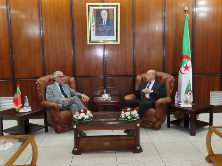 The Minister of Health receives the Ambassador of Portugal in Algeria